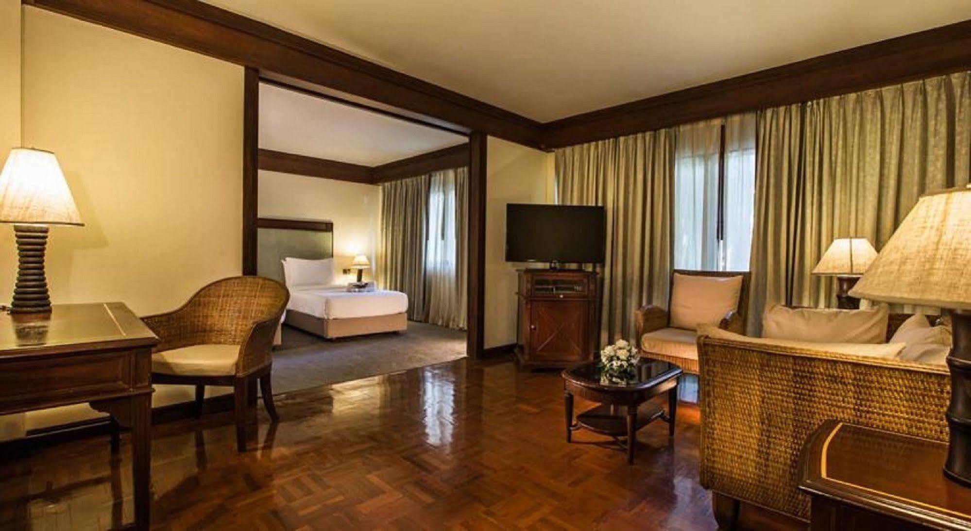 Eurasia Chiang Mai Hotel Екстериор снимка
