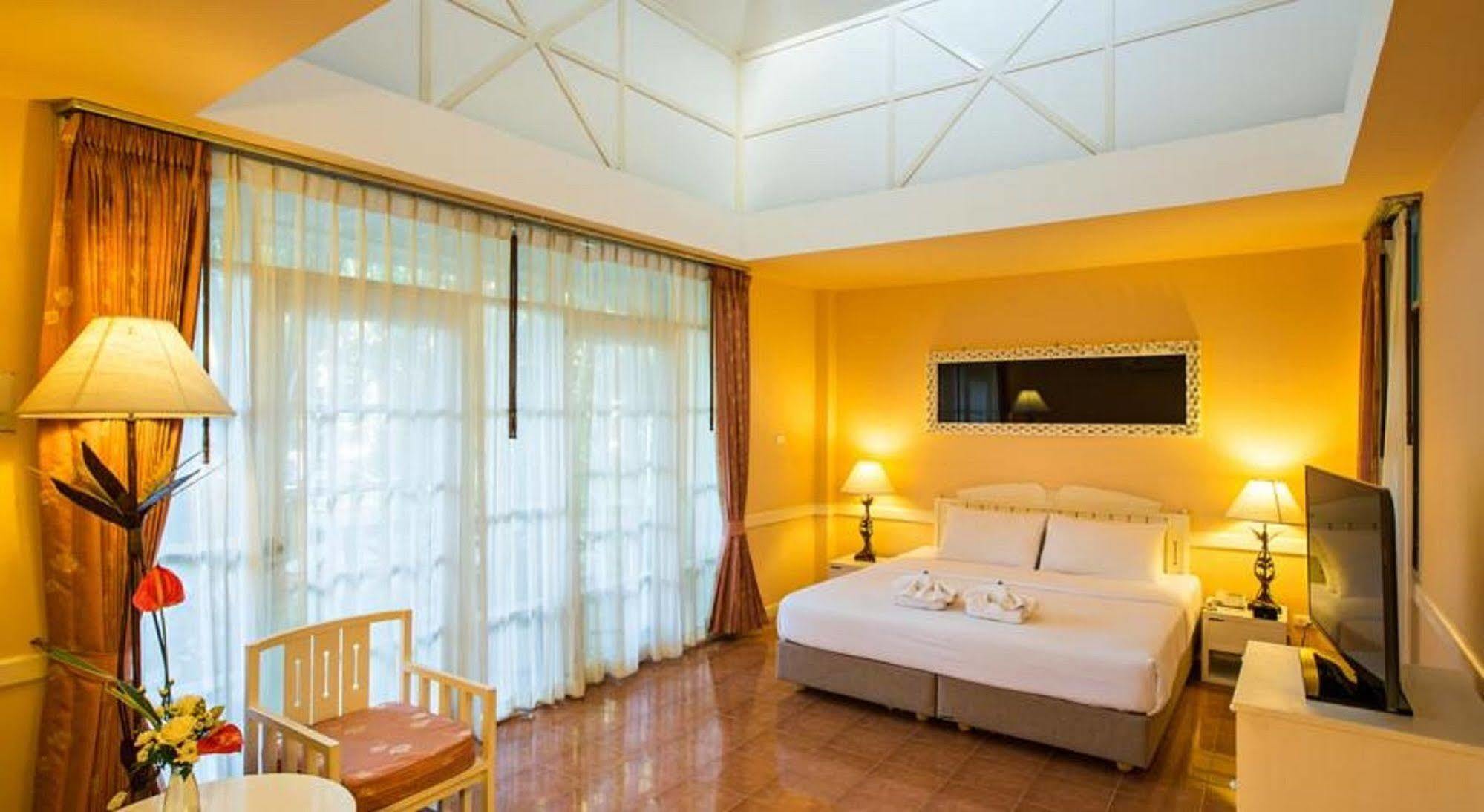 Eurasia Chiang Mai Hotel Екстериор снимка