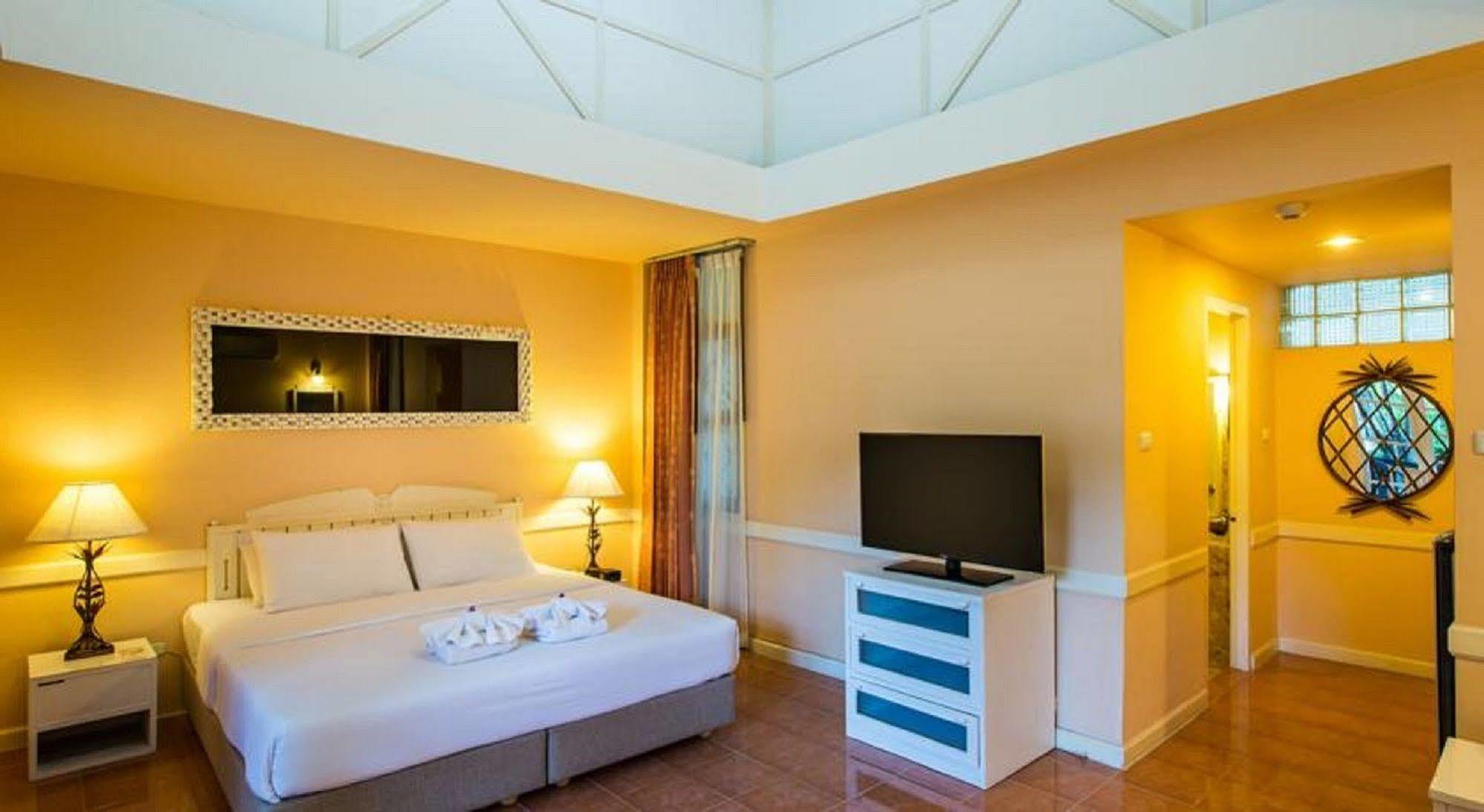Eurasia Chiang Mai Hotel Екстериор снимка